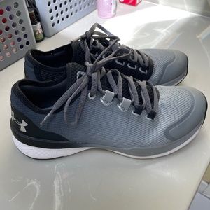 Helly Hansen Flat Gym Shoes for Weightlifting